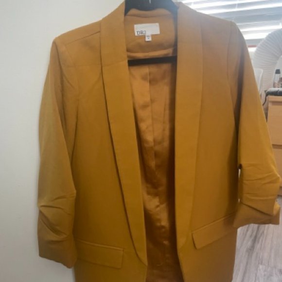 Mustard Blazer - Picture 1 of 2
